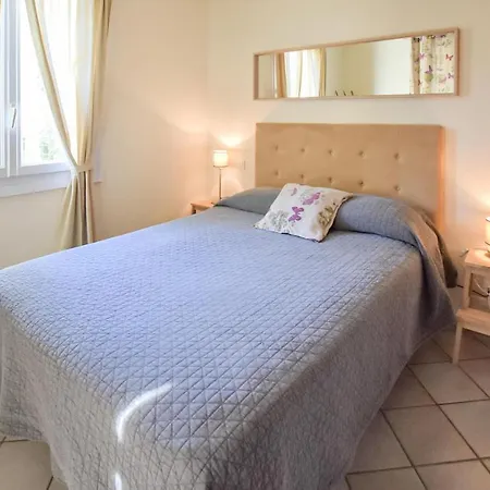4 Bedroom Amazing In Mazan