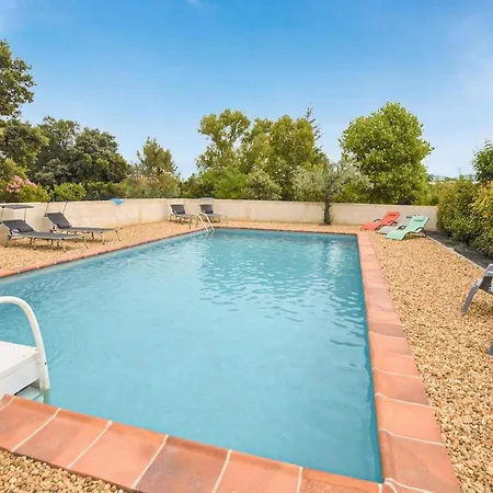 4 Bedroom Amazing In Holiday home *